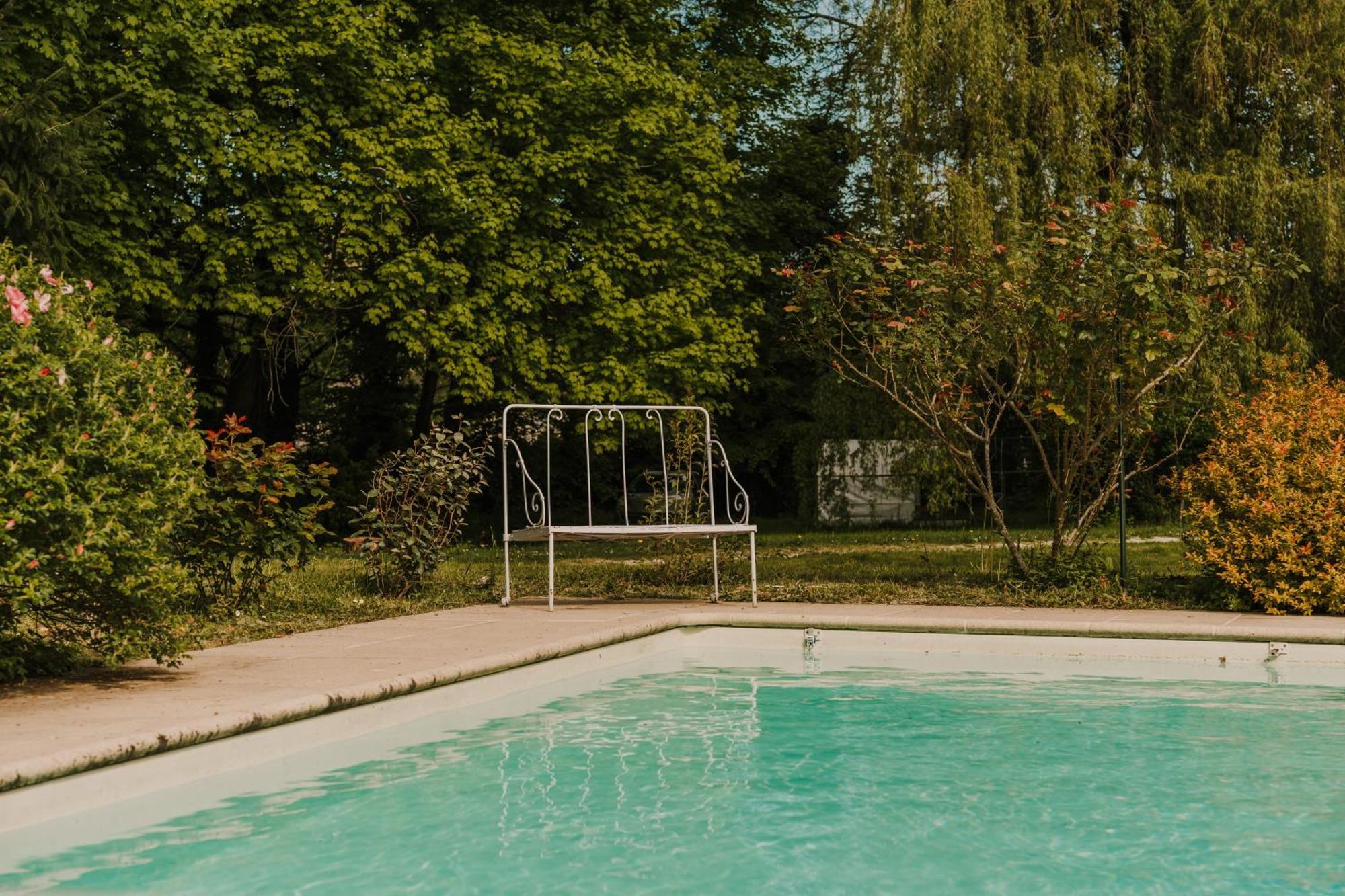Maison D'Hotes Et Gite De Charme Avec Piscine, La Lhuiseraie Exterior foto